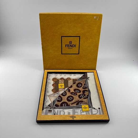 NWT - Perfect as a Present - 2 Fendi Scarfs in original box - Vintage - Picture 4 of 4